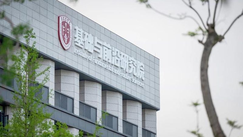 打样PCB板材质选择：关键因素与误区解析**